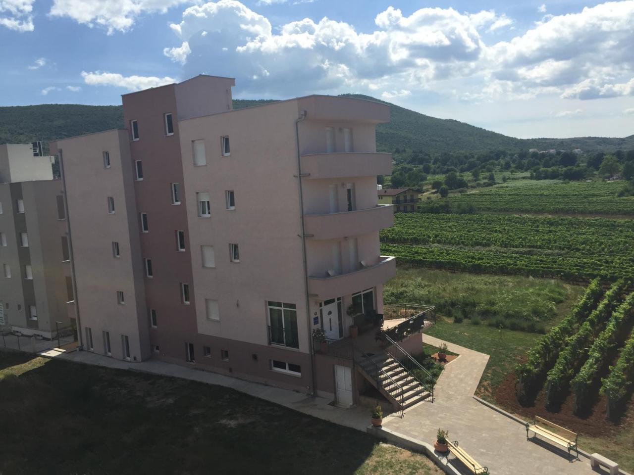 Hotel Ivankovic เมจูโกเรีย ภายนอก รูปภาพ